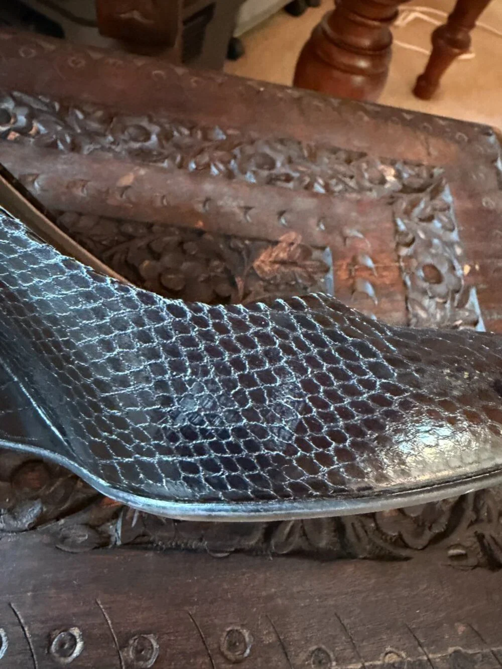 BANDOLINO Black Snakeskin-Embossed Wedge Pumps Heels - 8M